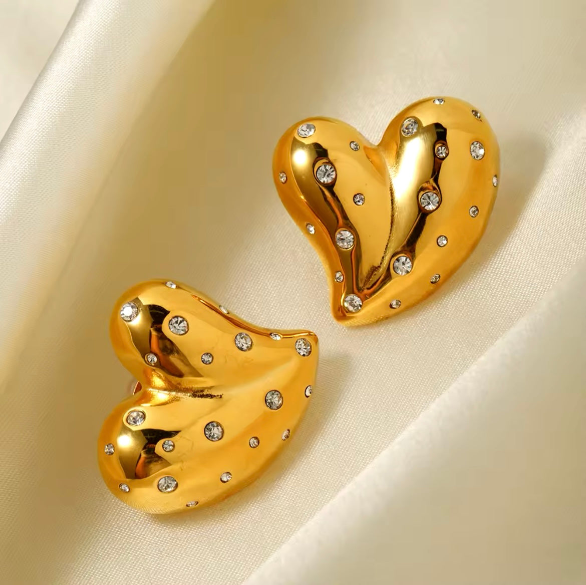 SWIRLED HEART| Gold Swirled Heart Earrings